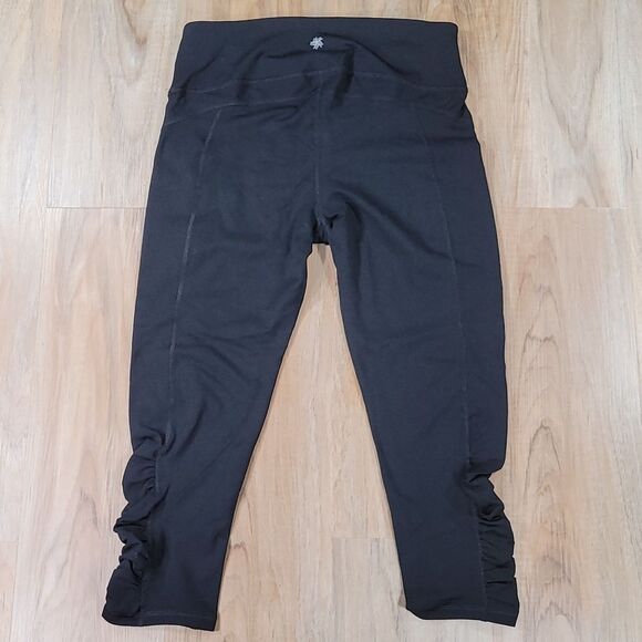 ☔️🔺️Tek Gear Black Shapewear Shirred Capri Athletic Pants Medium - Picture 4 of 10